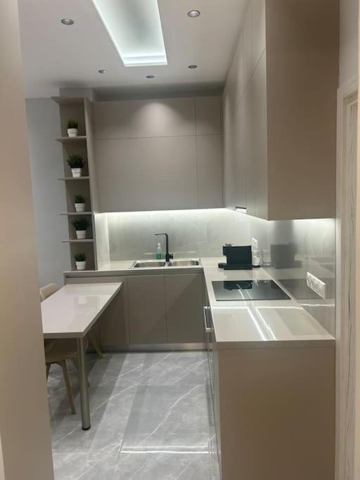 Luxury Apt 5Min To Metro Nikaia Piraeus Exterior photo
