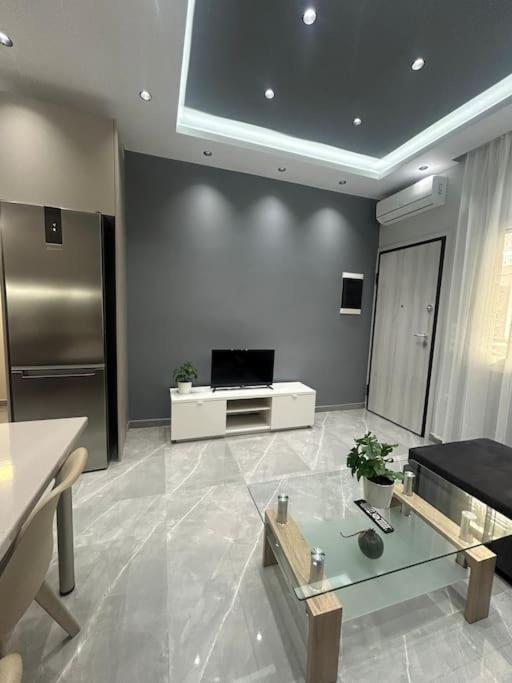 Luxury Apt 5Min To Metro Nikaia Piraeus Exterior photo